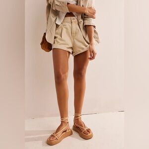 Free People: We The Free Danni Shorts XS. Ecru.
